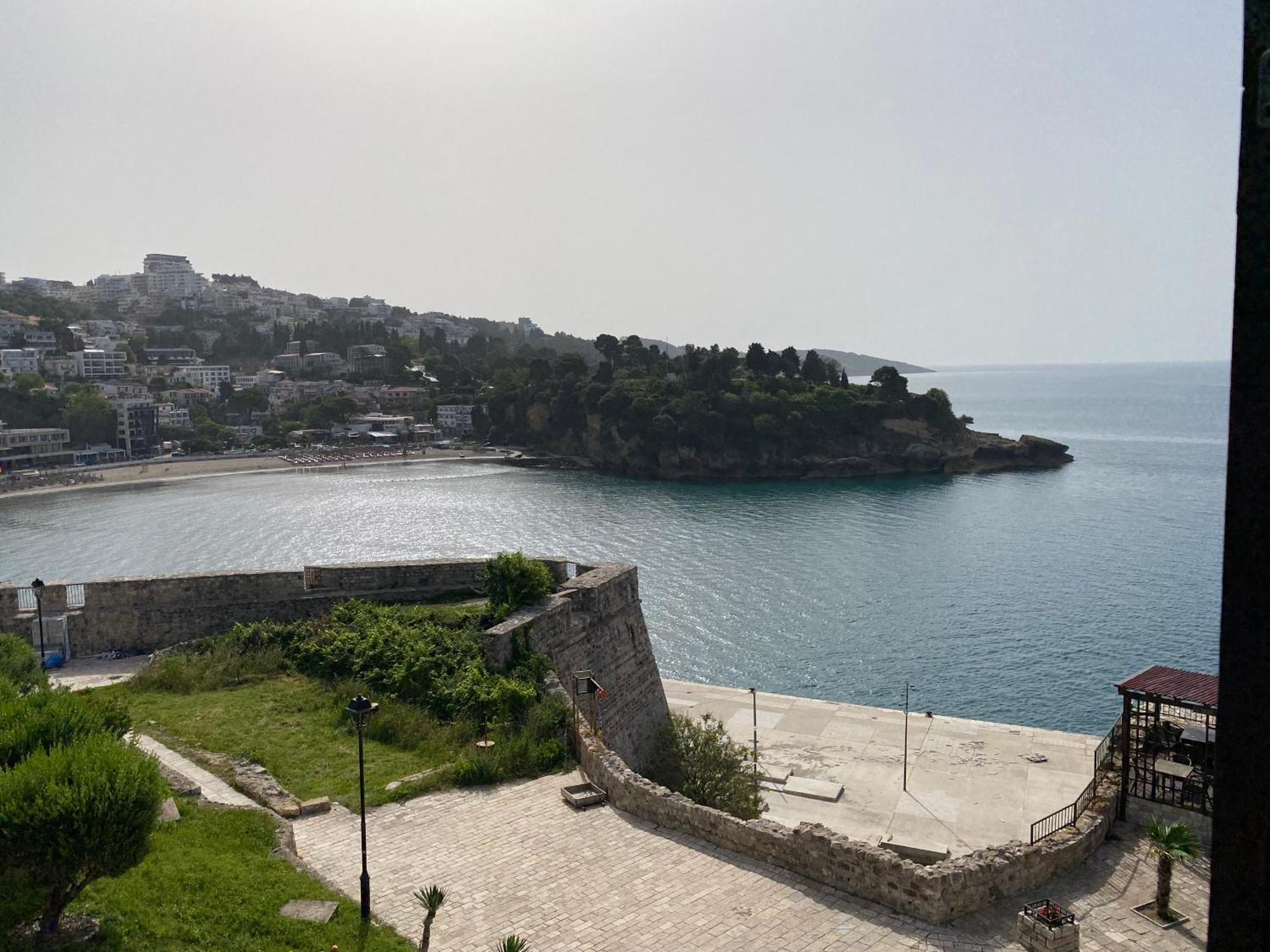 Kulla E Balshajve Ξενοδοχείο Ούλτσιν Εξωτερικό φωτογραφία